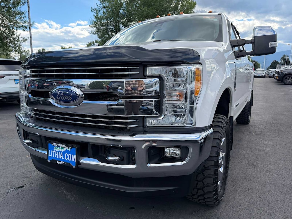 Used 2017 Ford Super Duty F-250 Pickup Lariat Truck