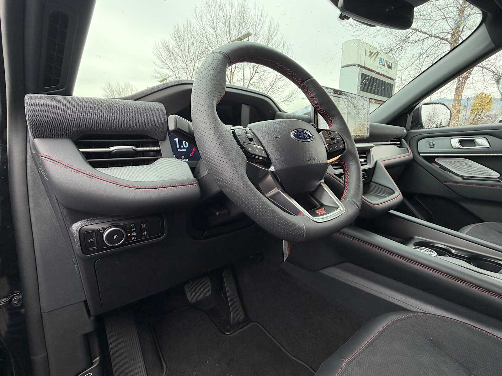 2026 Ford Explorer ST - Photo 14