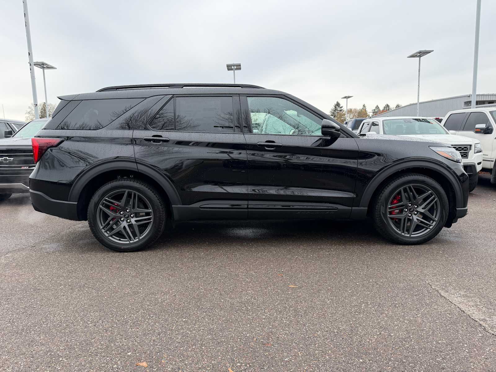 2026 Ford Explorer ST - Photo 6