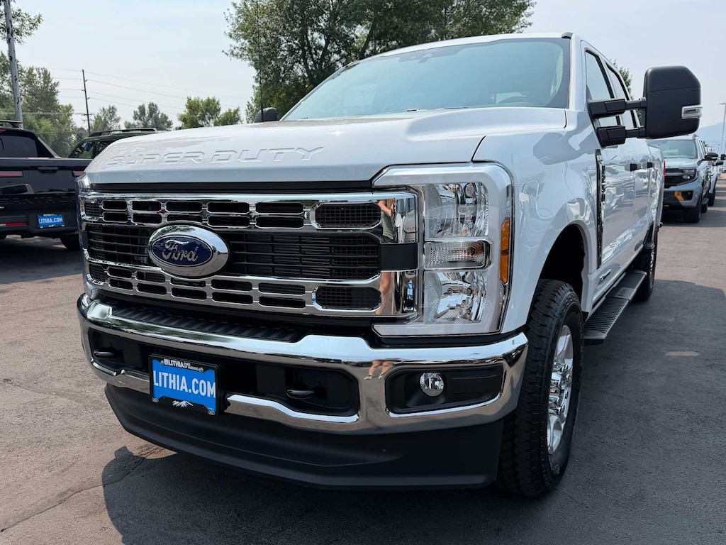 New 2026 Ford F-250 XLT Truck Crew Cab