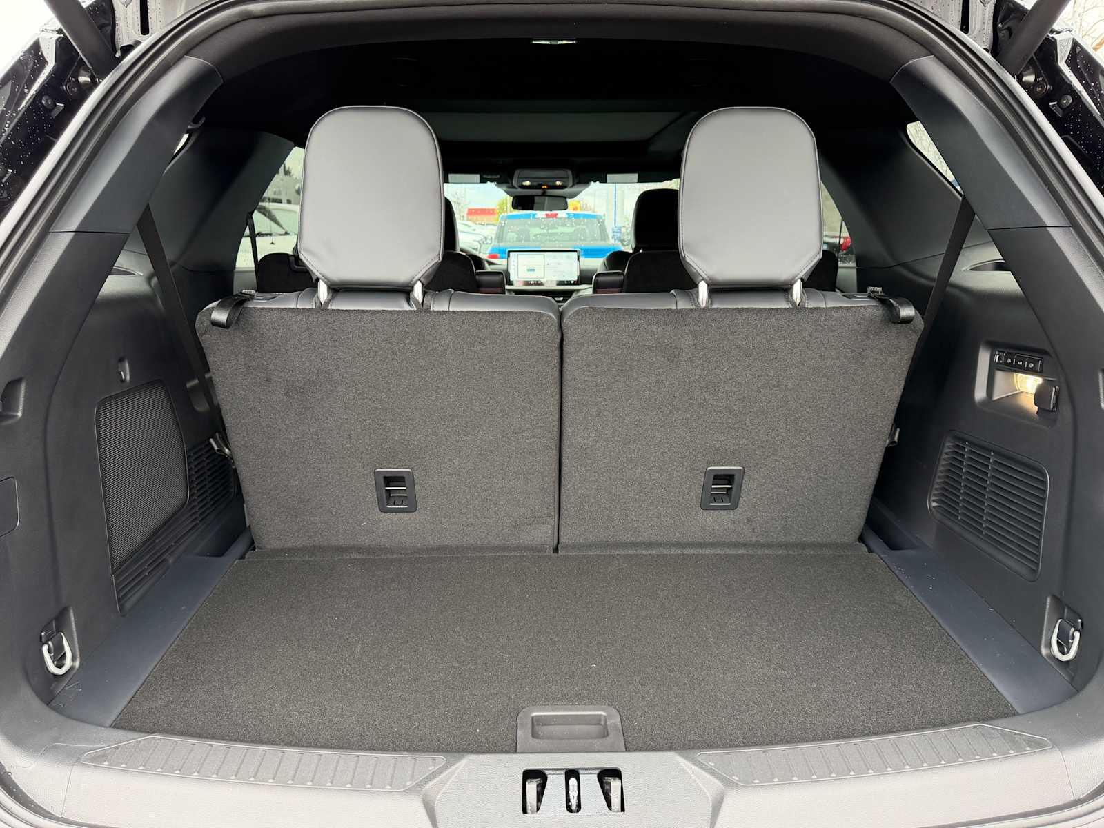 2026 Ford Explorer ST - Photo 10