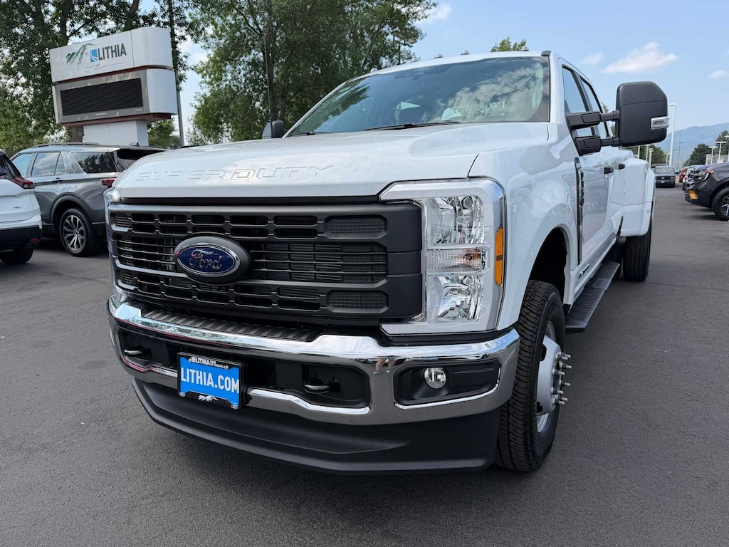 New 2026 Ford F-350 XL Truck Crew Cab