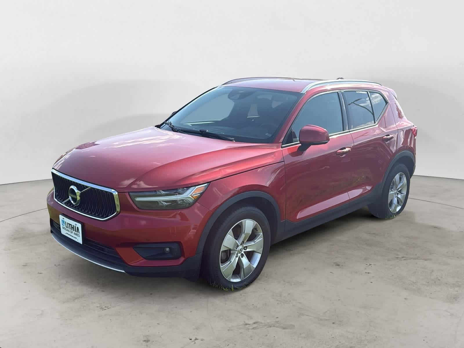 2022 Volvo XC40 Momentum