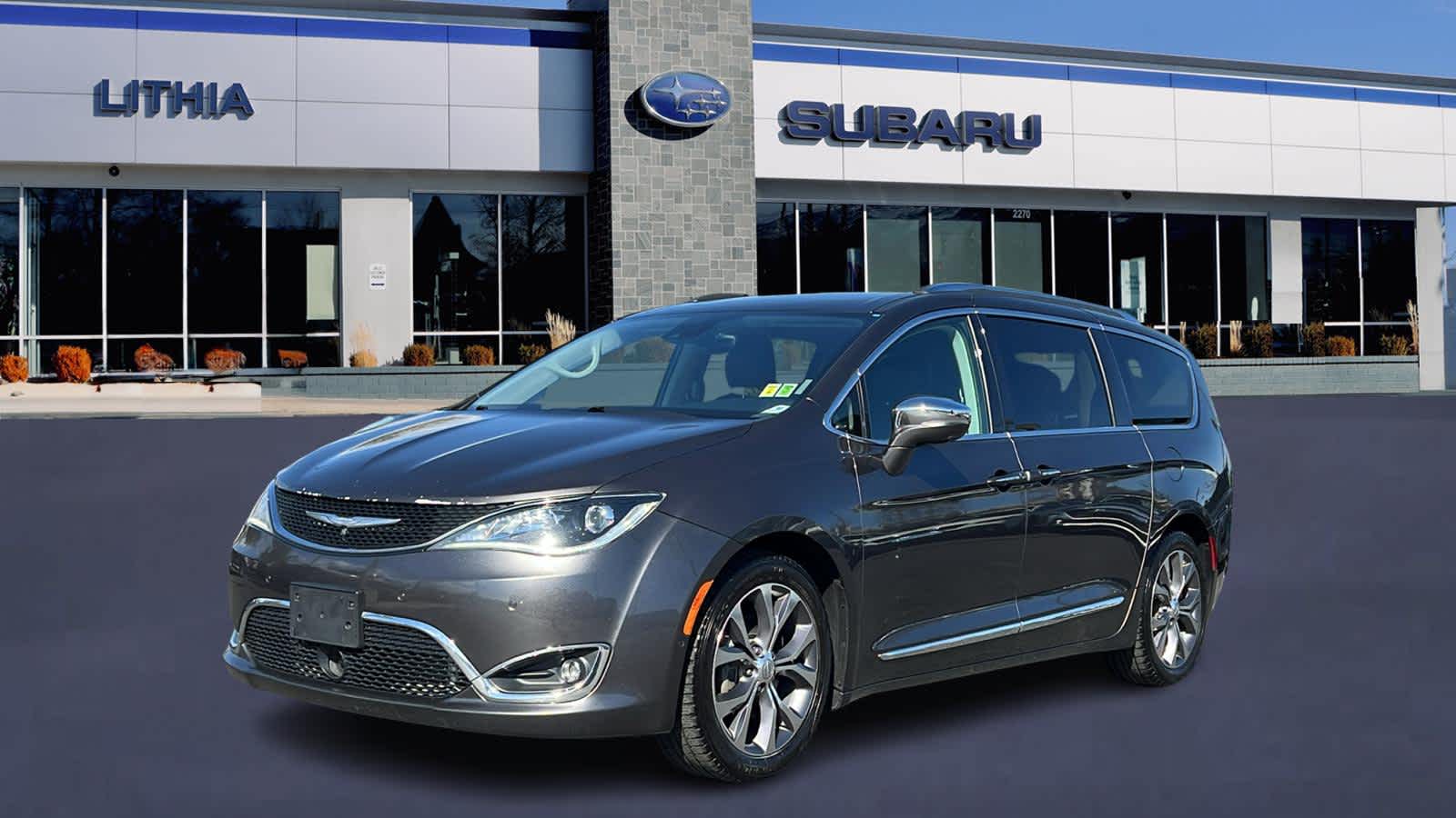 2017 Chrysler Pacifica Limited Van