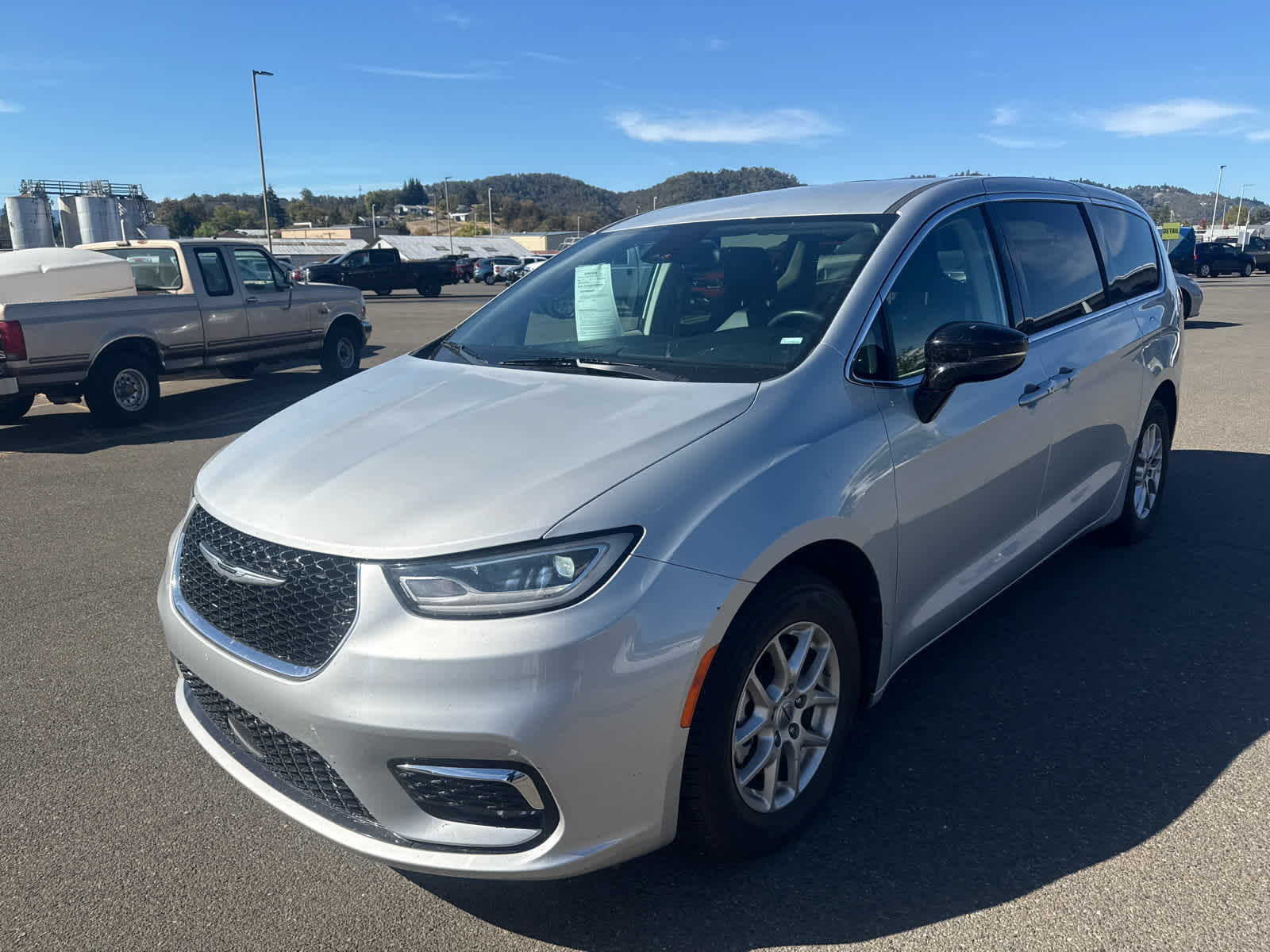 2024 Chrysler Pacifica Touring L