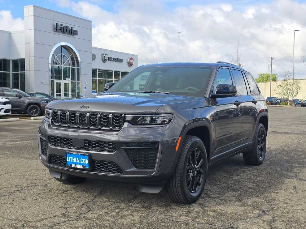 2026 Jeep Grand Cherokee Laredo