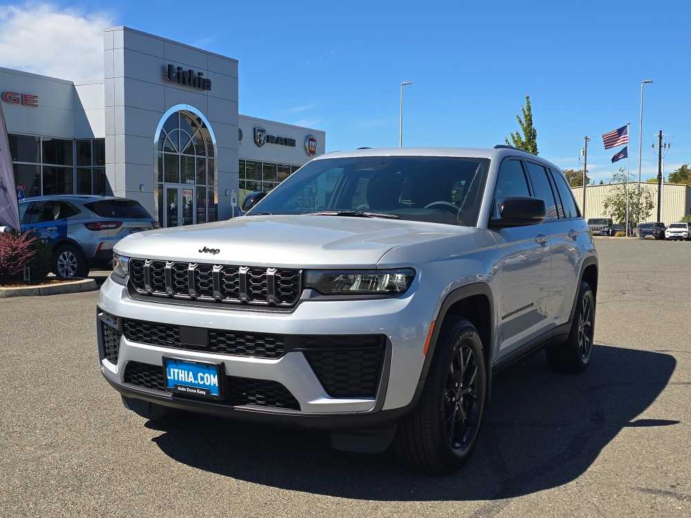 2026 Jeep Grand Cherokee Laredo