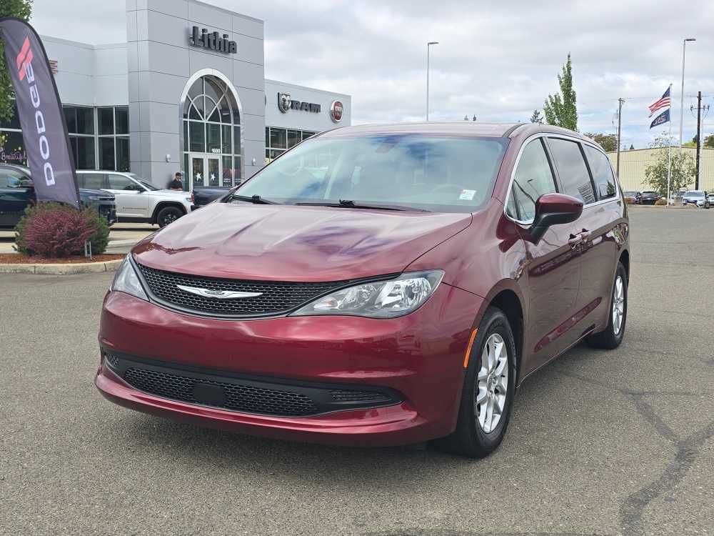 2022 Chrysler Voyager