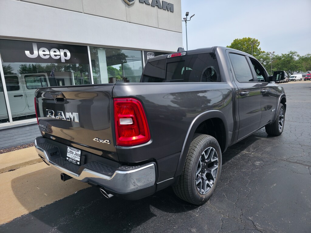 New 2026 Ram 1500 LARAMIE CREW CAB 4X4 5'7 BOX Pickup