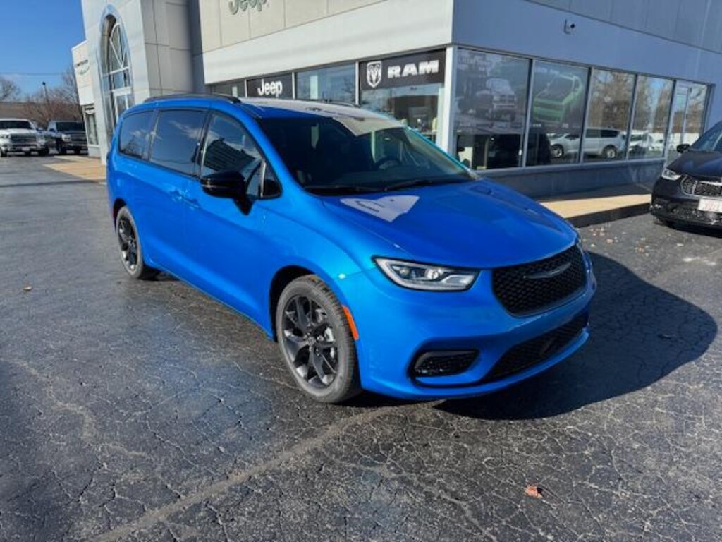 New 2026 Chrysler Pacifica SELECT Passenger Van
