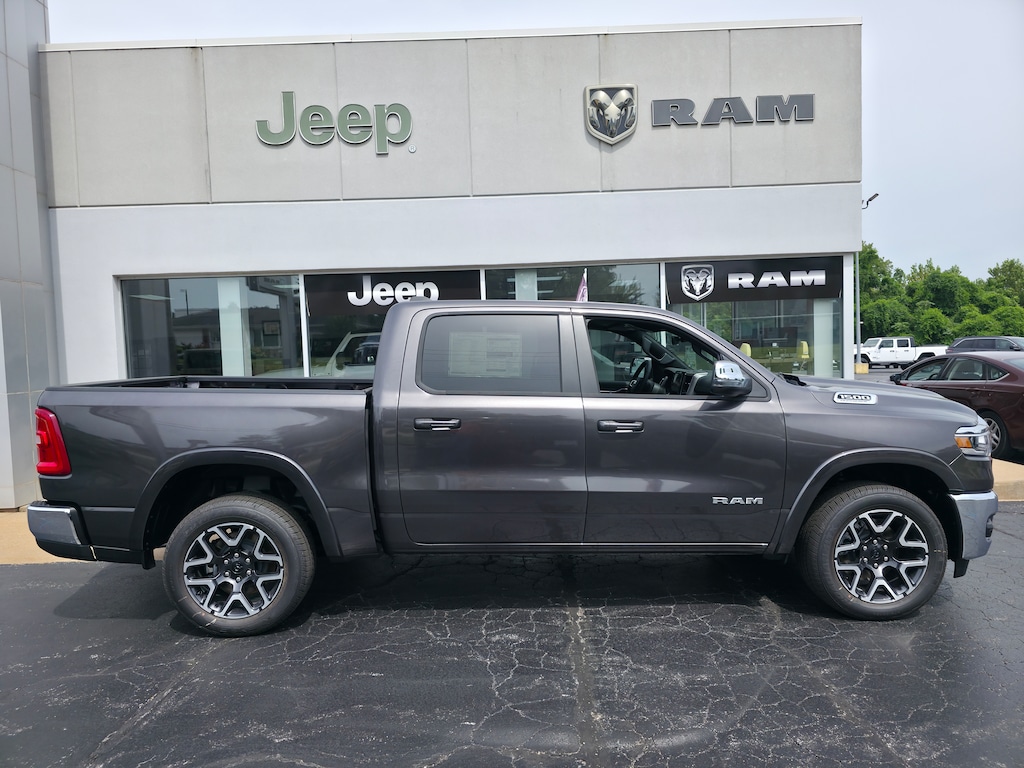 New 2026 Ram 1500 LARAMIE CREW CAB 4X4 5'7 BOX Pickup
