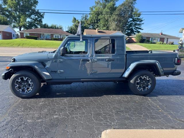 New 2026 Jeep Gladiator SAHARA 4X4 Pickup