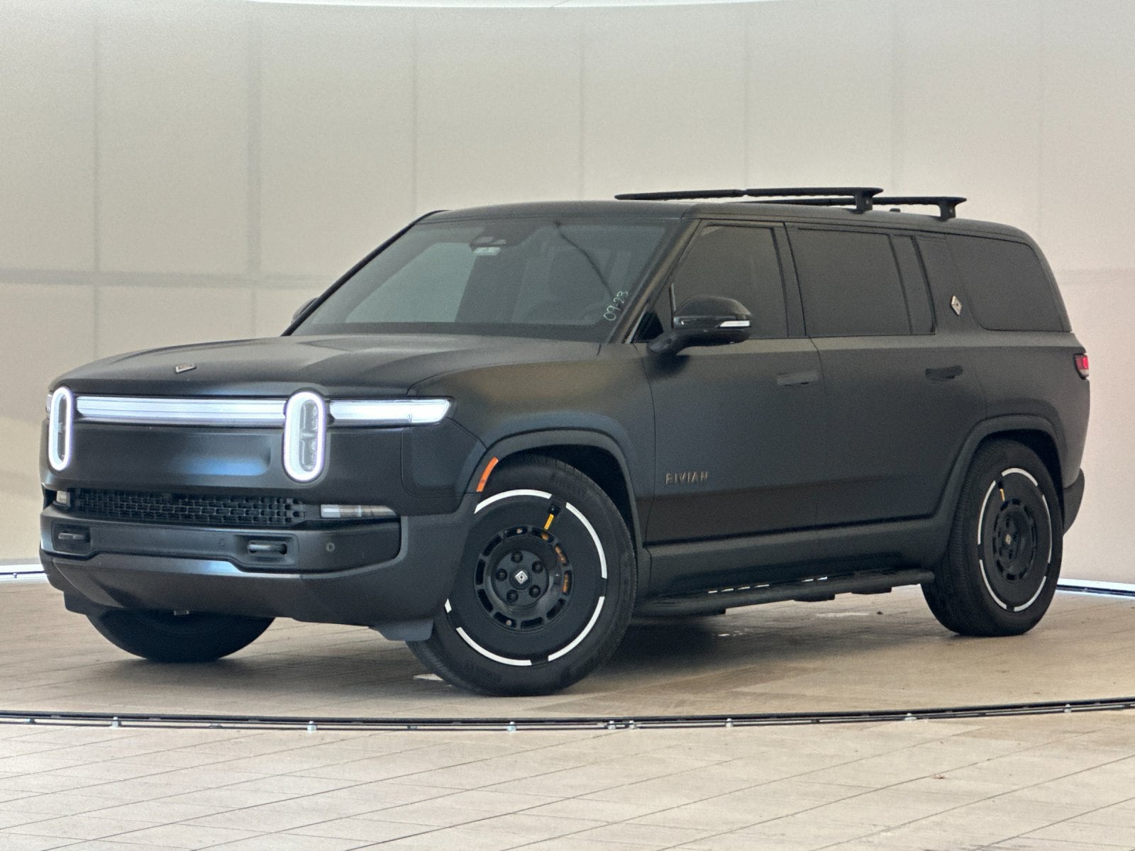 2025 Rivian R1S