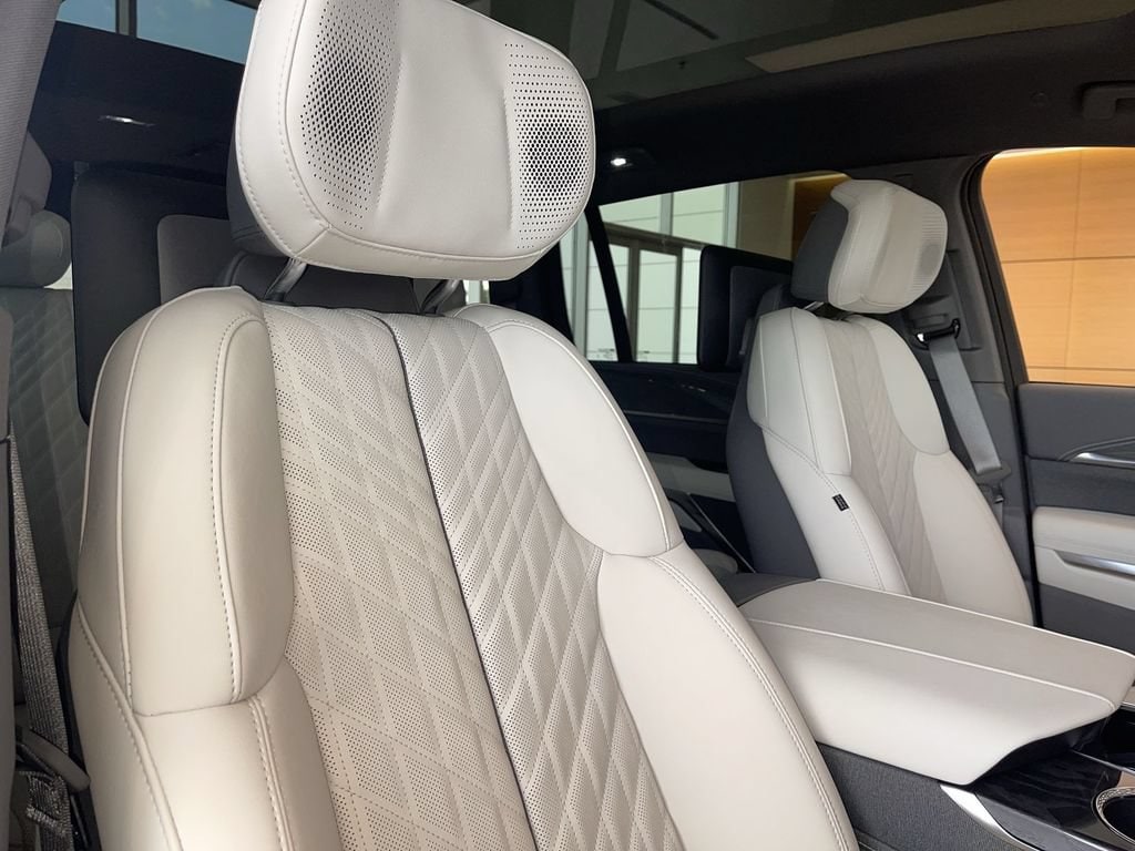 2026 Cadillac Escalade IQ Luxury - Photo 42