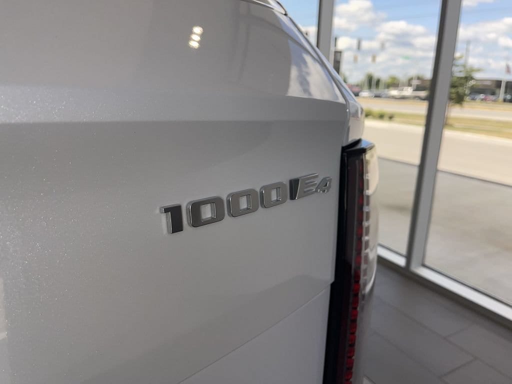 2026 Cadillac Escalade IQ Luxury - Photo 14