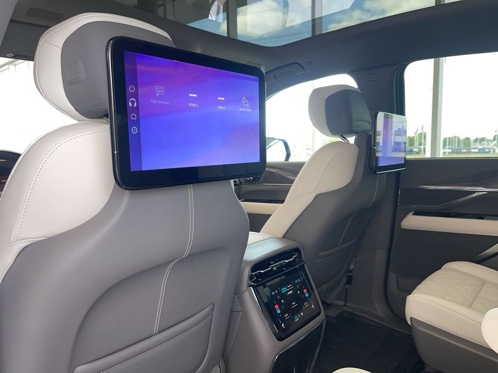2026 Cadillac Escalade IQ Luxury - Photo 37