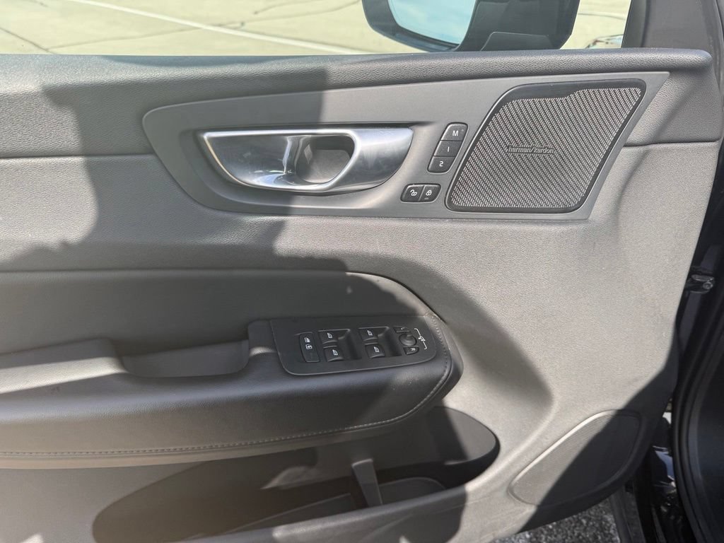 2024 Volvo XC60 Plus - Photo 24
