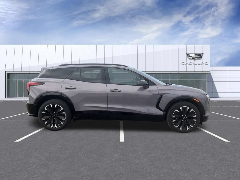 Used 2025 Chevrolet Blazer EV RS with VIN 3GNKDJRJXSS108451 for sale in Fishers, IN