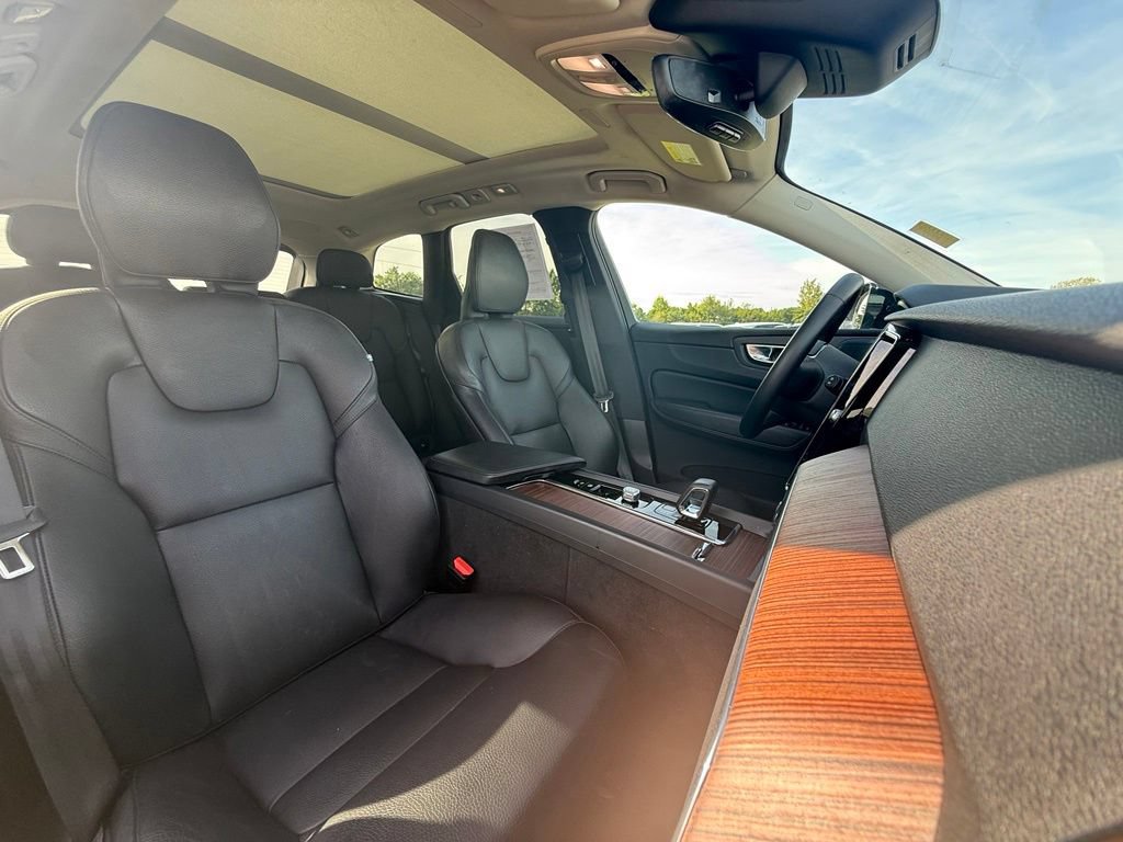 2024 Volvo XC60 Plus - Photo 32