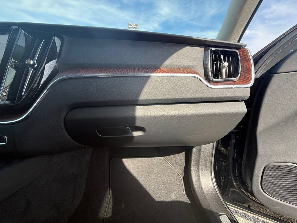 2024 Volvo XC60 Plus - Photo 31