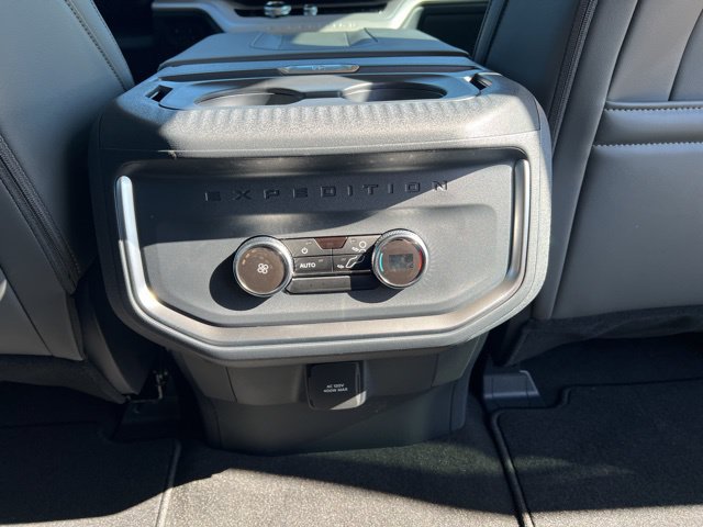 2026 Ford Expedition Active - Photo 16