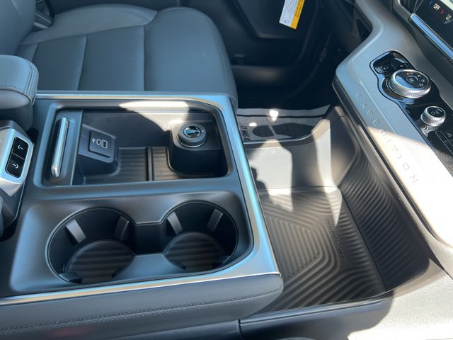 2026 Ford Expedition Active - Photo 14