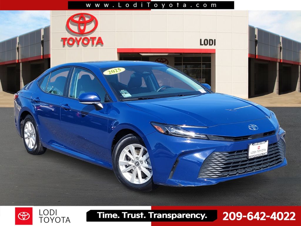 2025 Toyota Camry LE