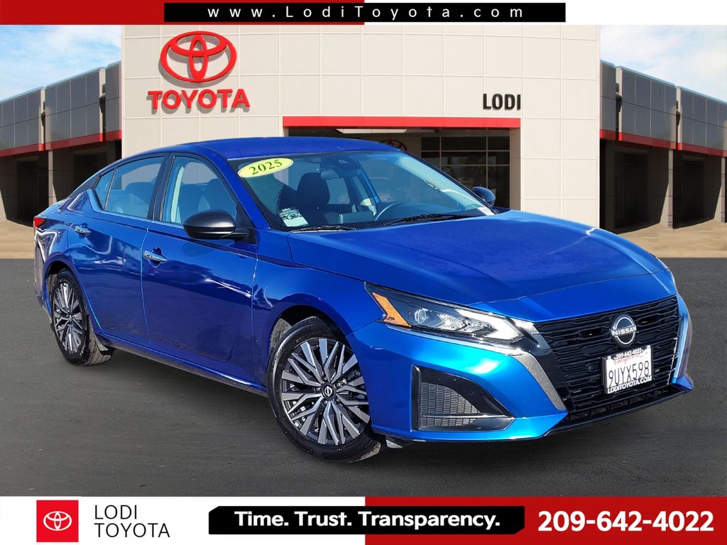2025 Nissan Altima SV