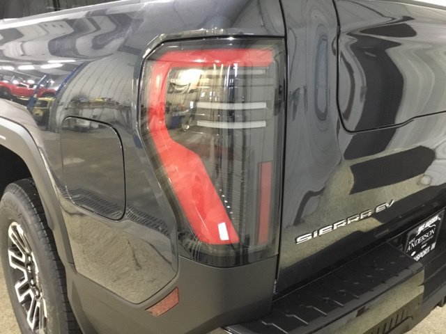 2026 GMC Sierra EV Elevation - Photo 15