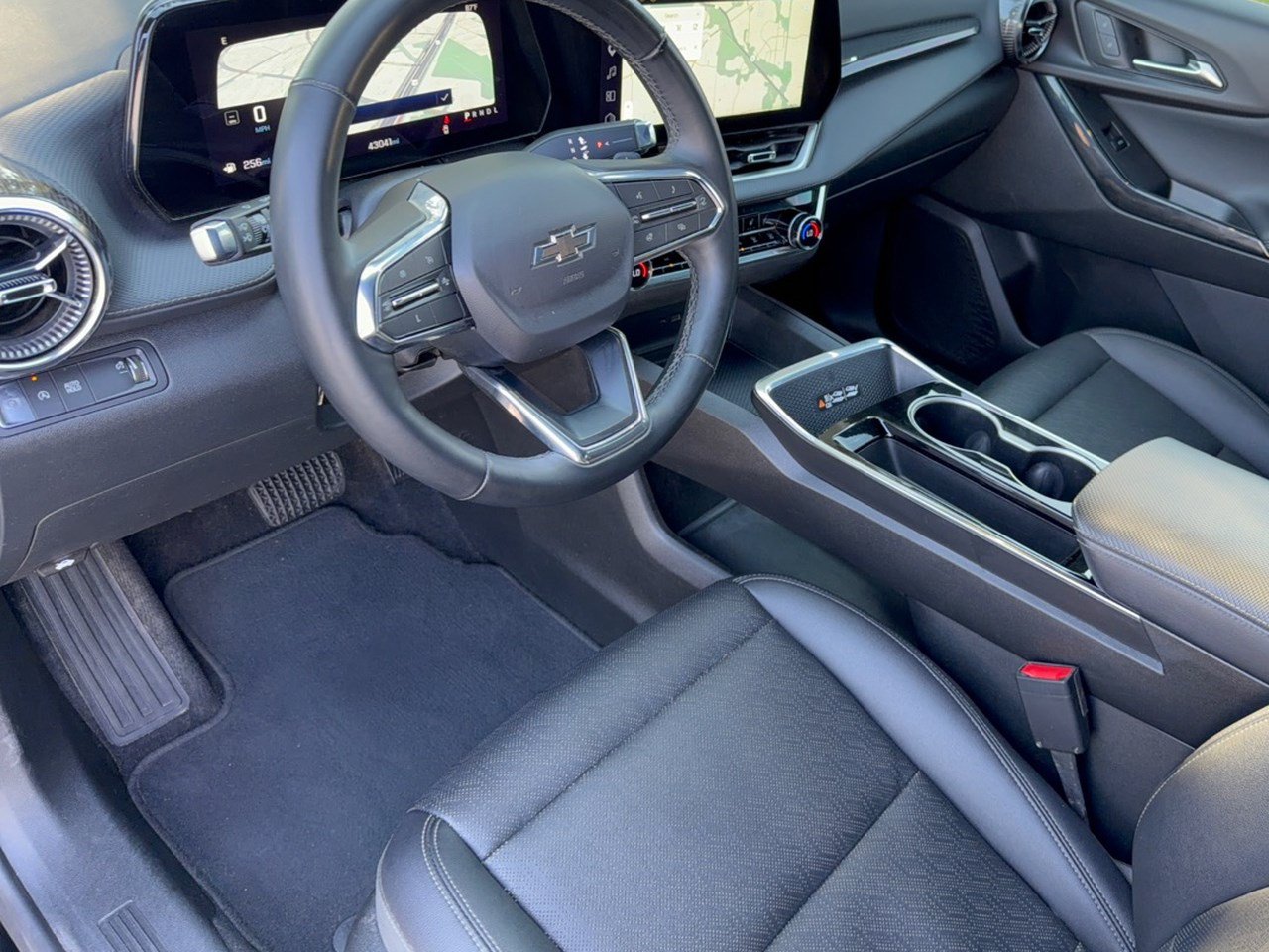 Used 2025 Chevrolet Equinox LT SUV