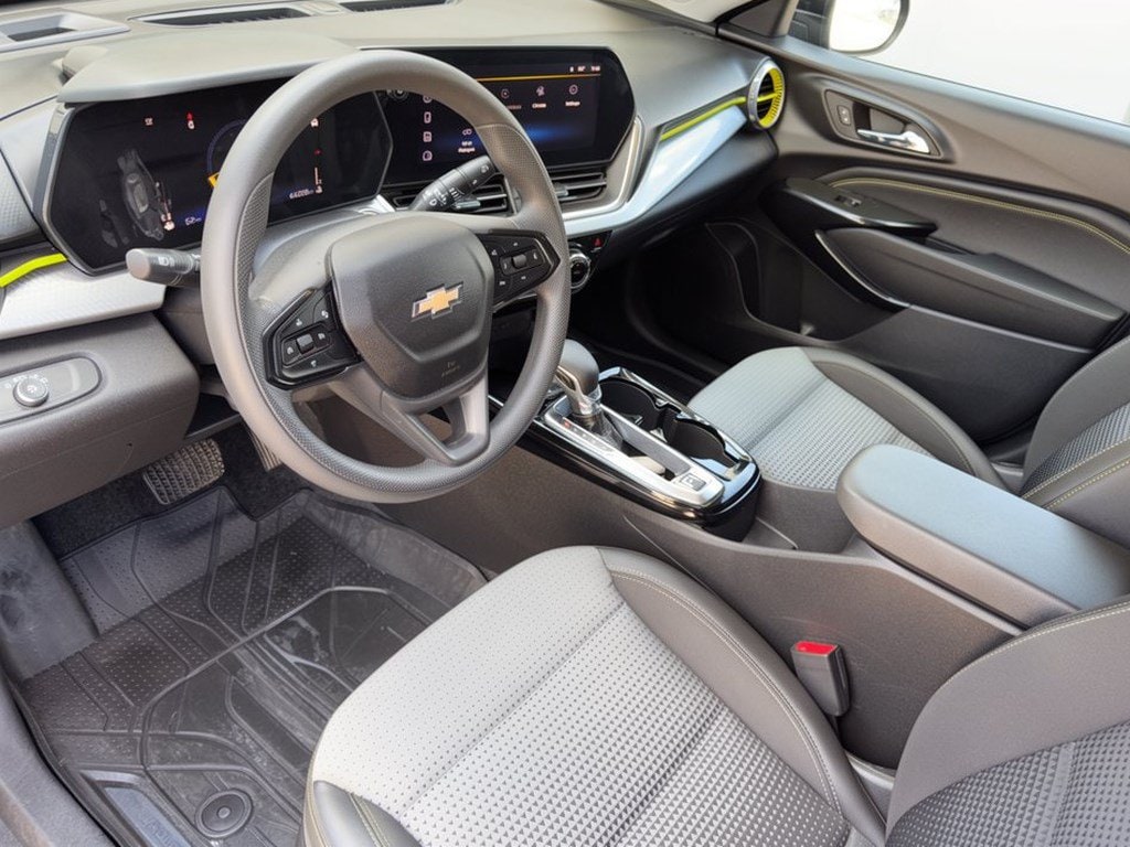 Used 2024 Chevrolet Trax LT SUV