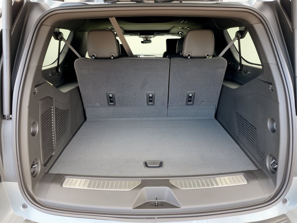 2026 Chevrolet Suburban Premier - Photo 28