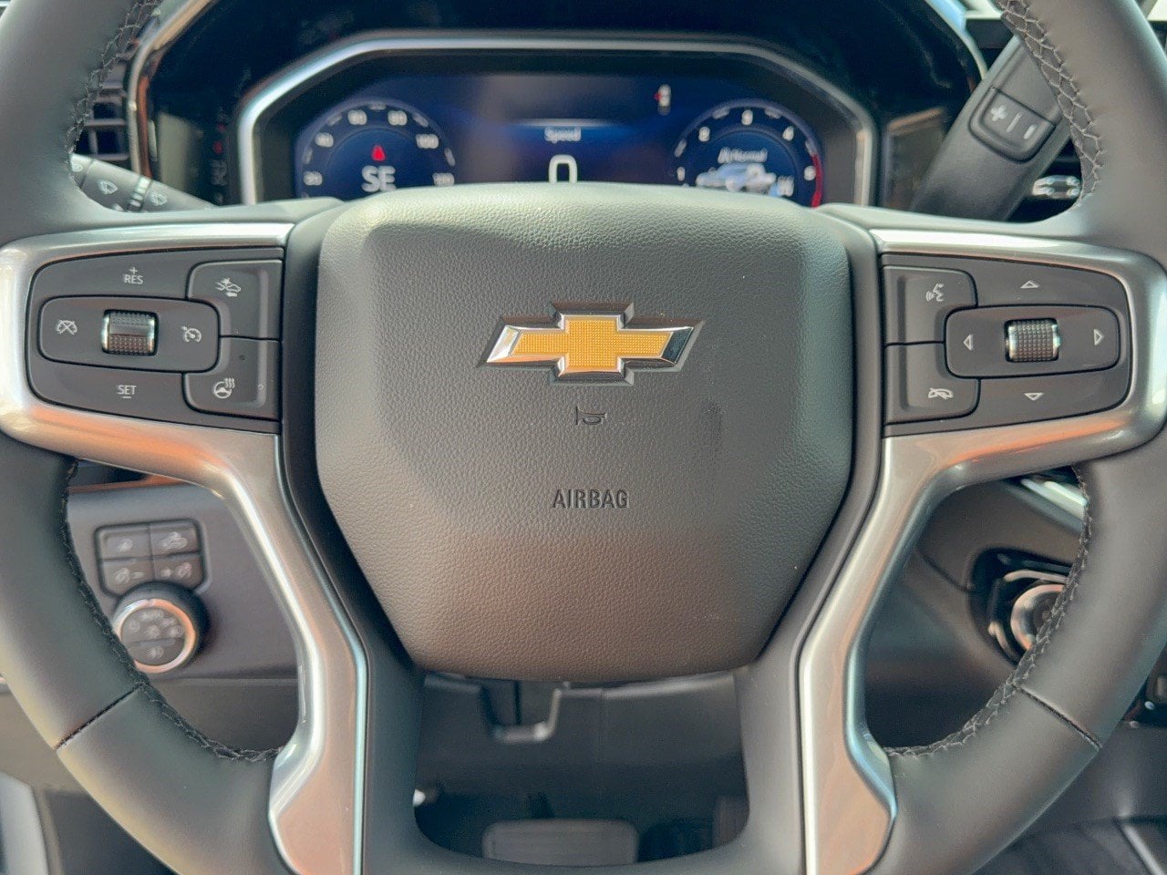 2026 Chevrolet Silverado 2500 HD LTZ - Photo 10