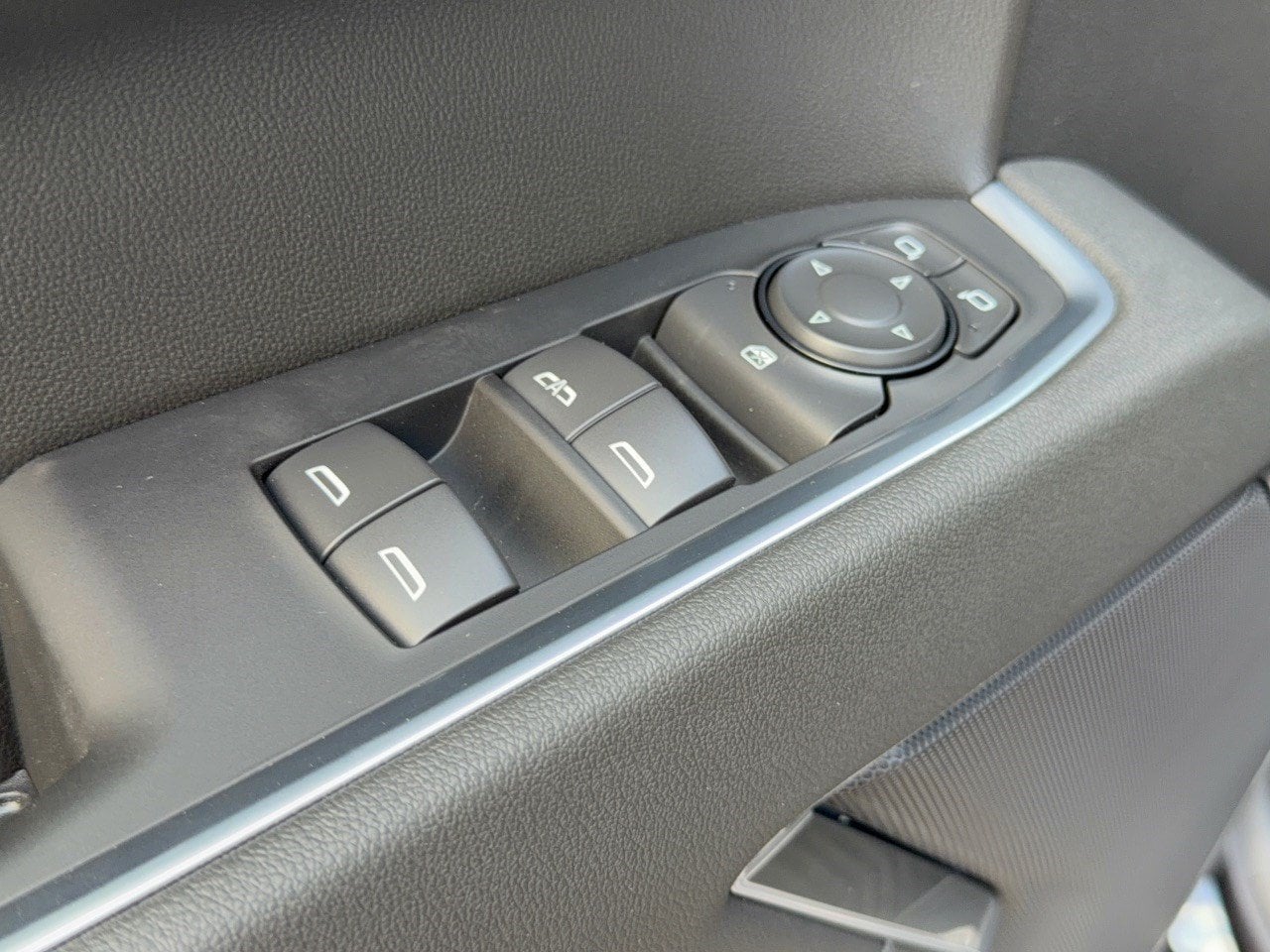 2026 Chevrolet Silverado 1500 LT - Photo 15
