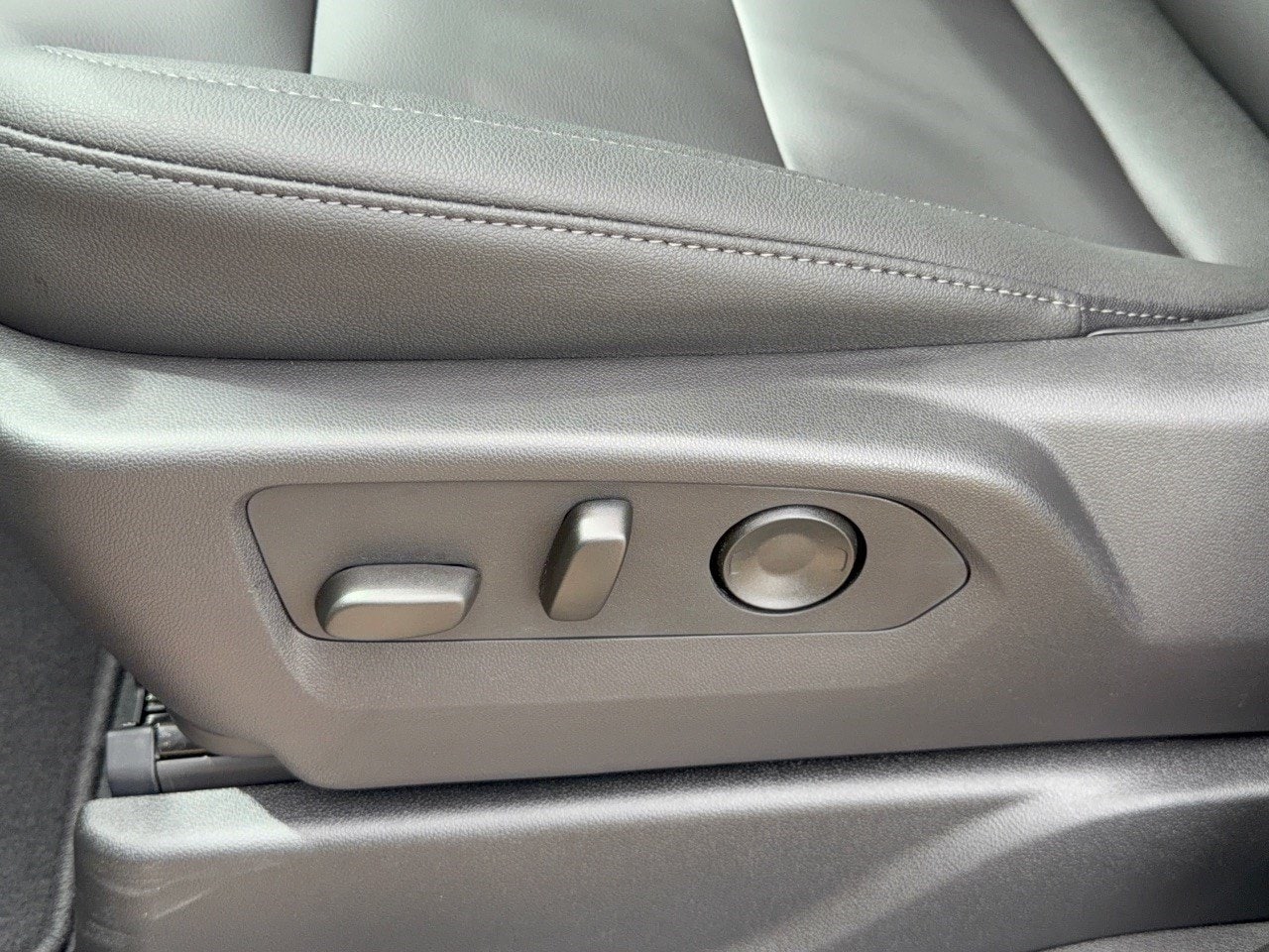 2027 Chevrolet Suburban LT - Photo 16