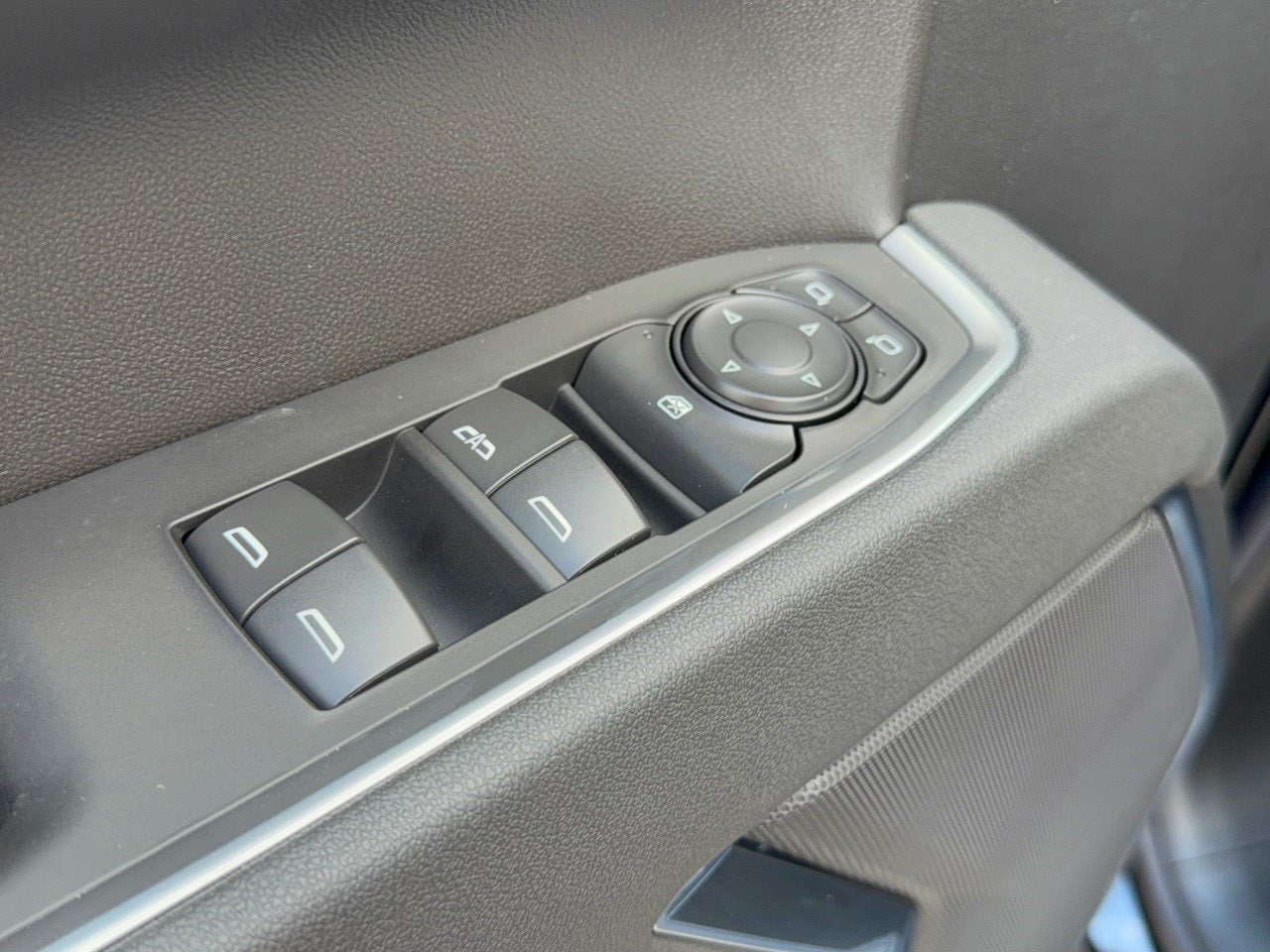 2026 Chevrolet Silverado 1500 LT - Photo 15