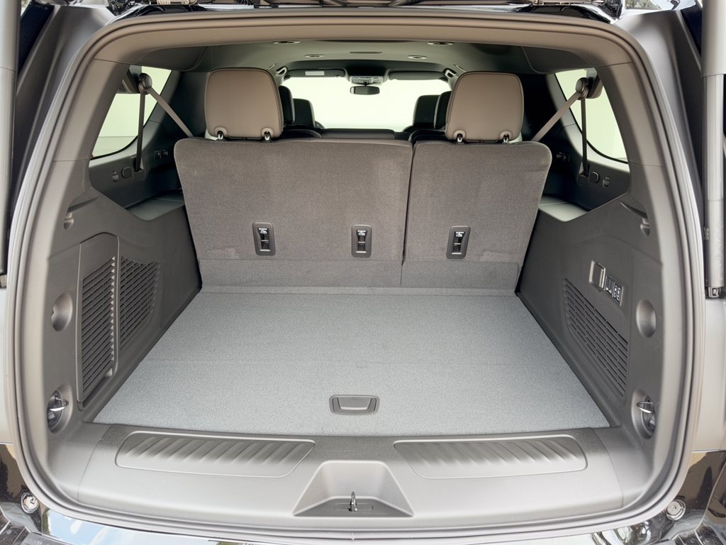 2027 Chevrolet Suburban LT - Photo 28
