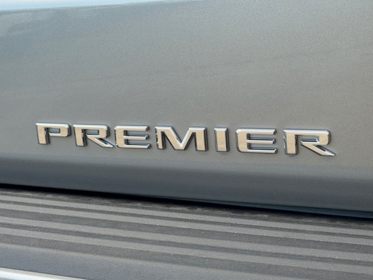 2026 Chevrolet Suburban Premier - Photo 31