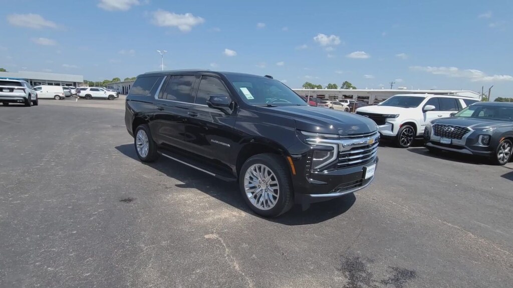 New 2026 Chevrolet Suburban LT SUV