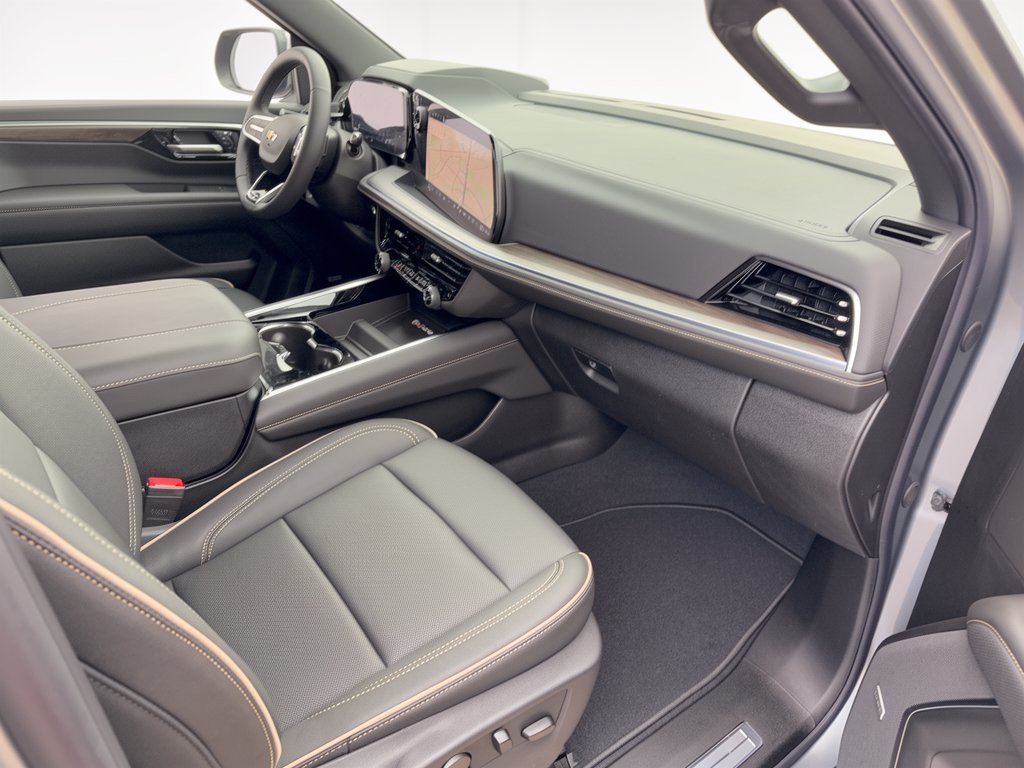 2026 Chevrolet Suburban Premier - Photo 30
