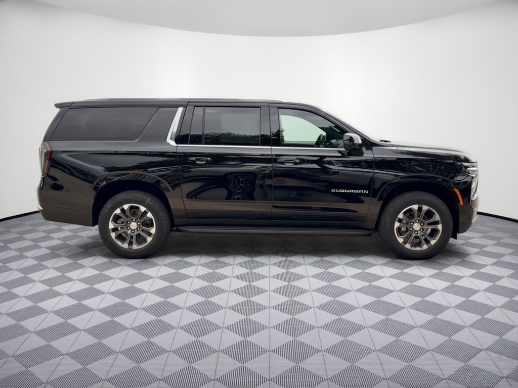 2027 Chevrolet Suburban LT - Photo 8