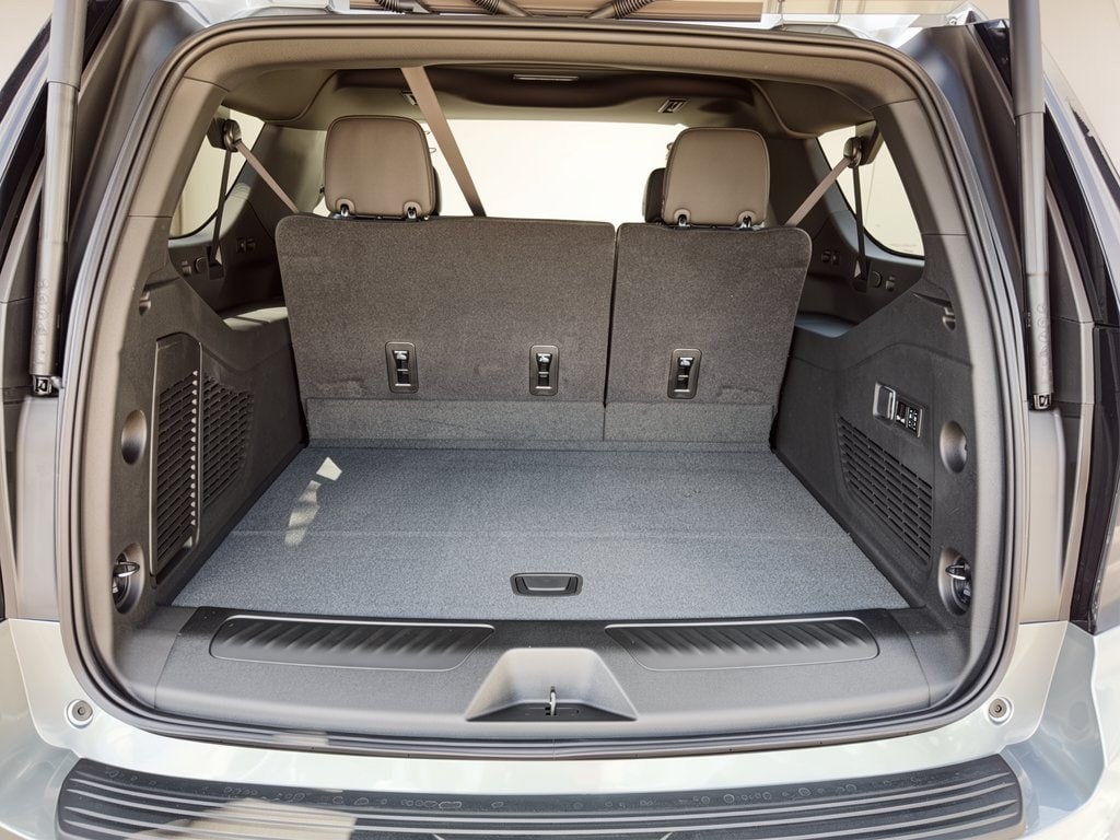 2026 Chevrolet Suburban LT - Photo 28