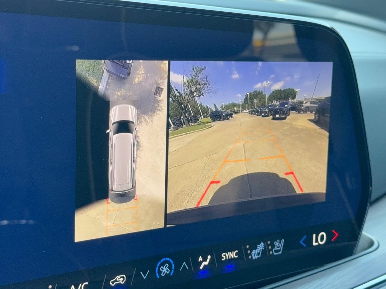 2026 Chevrolet Suburban Premier - Photo 24