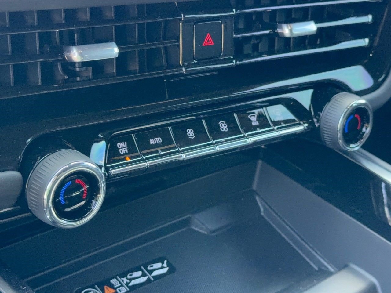 2026 Chevrolet Suburban Premier - Photo 22