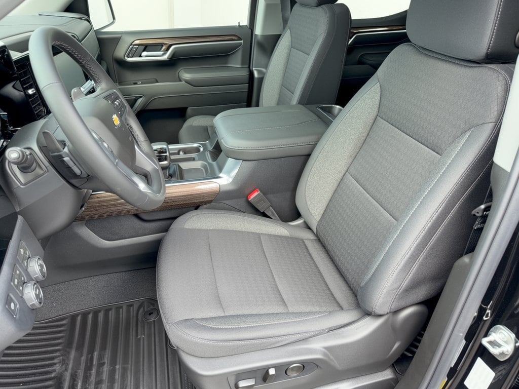 2026 Chevrolet Silverado 1500 LT - Photo 5