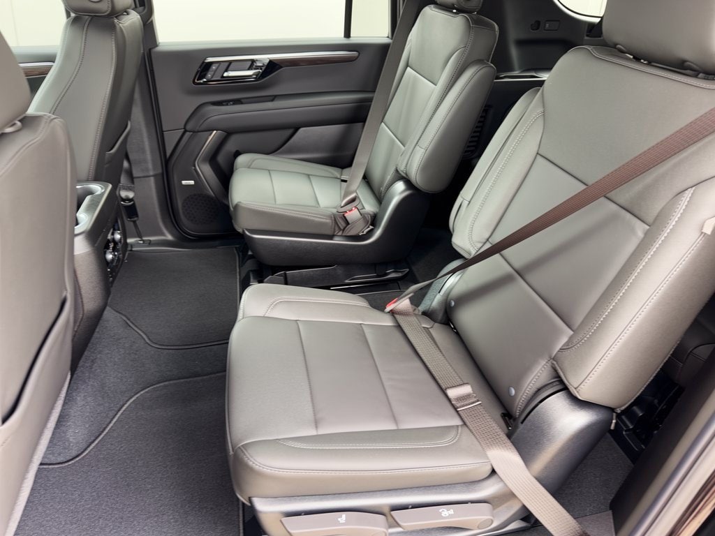 2027 Chevrolet Suburban LT - Photo 25
