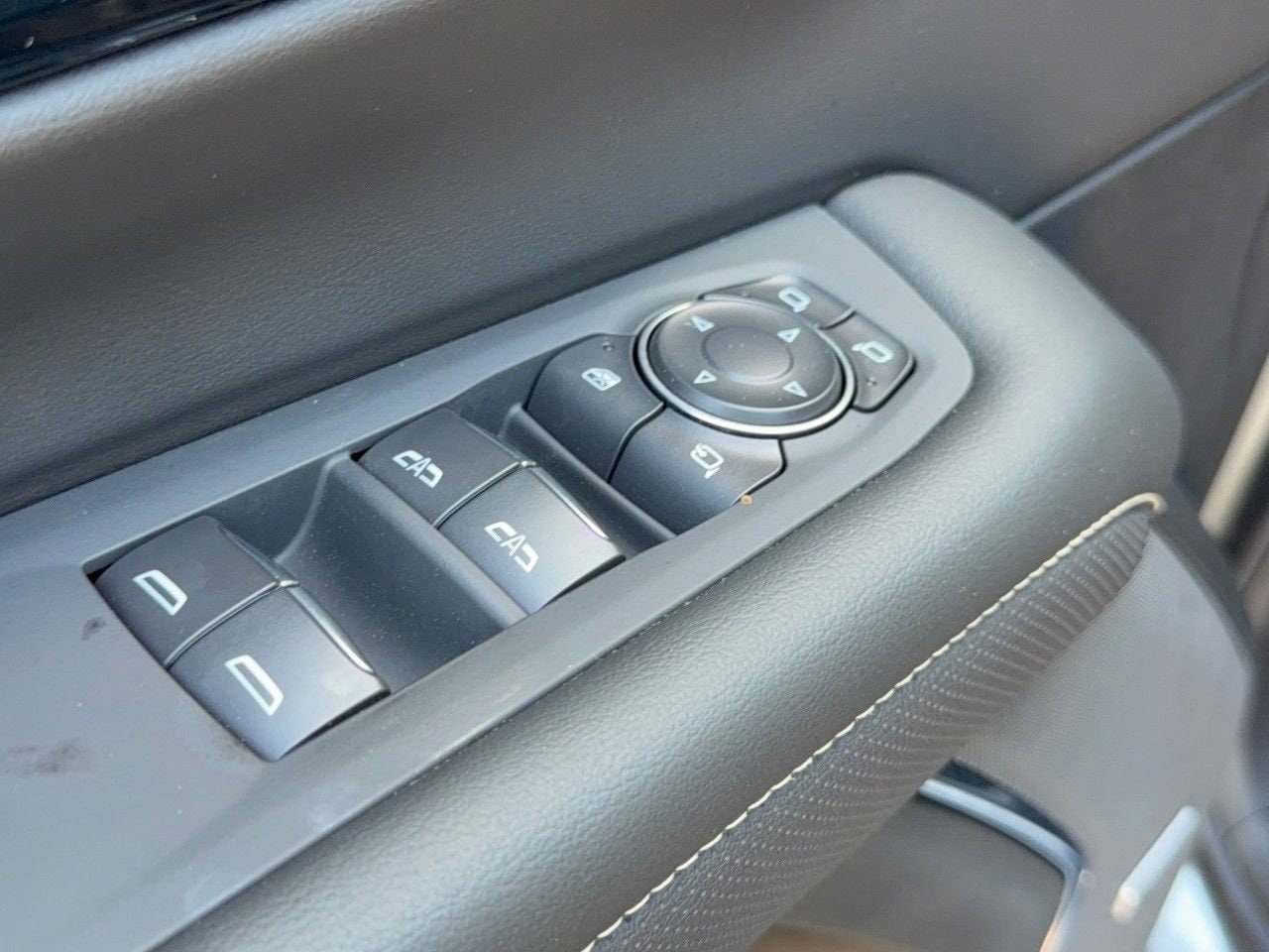 2026 Chevrolet Suburban Premier - Photo 15