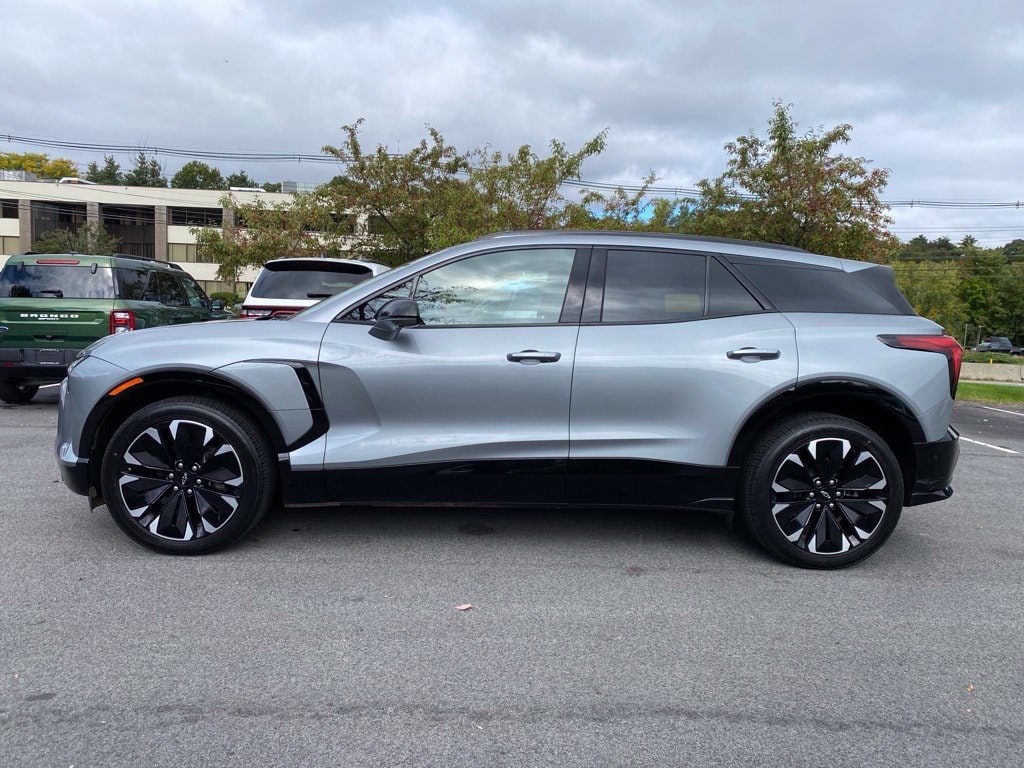 Used 2025 Chevrolet Blazer EV RS with VIN 3GNKDJRJ4SS168709 for sale in Southborough, MA