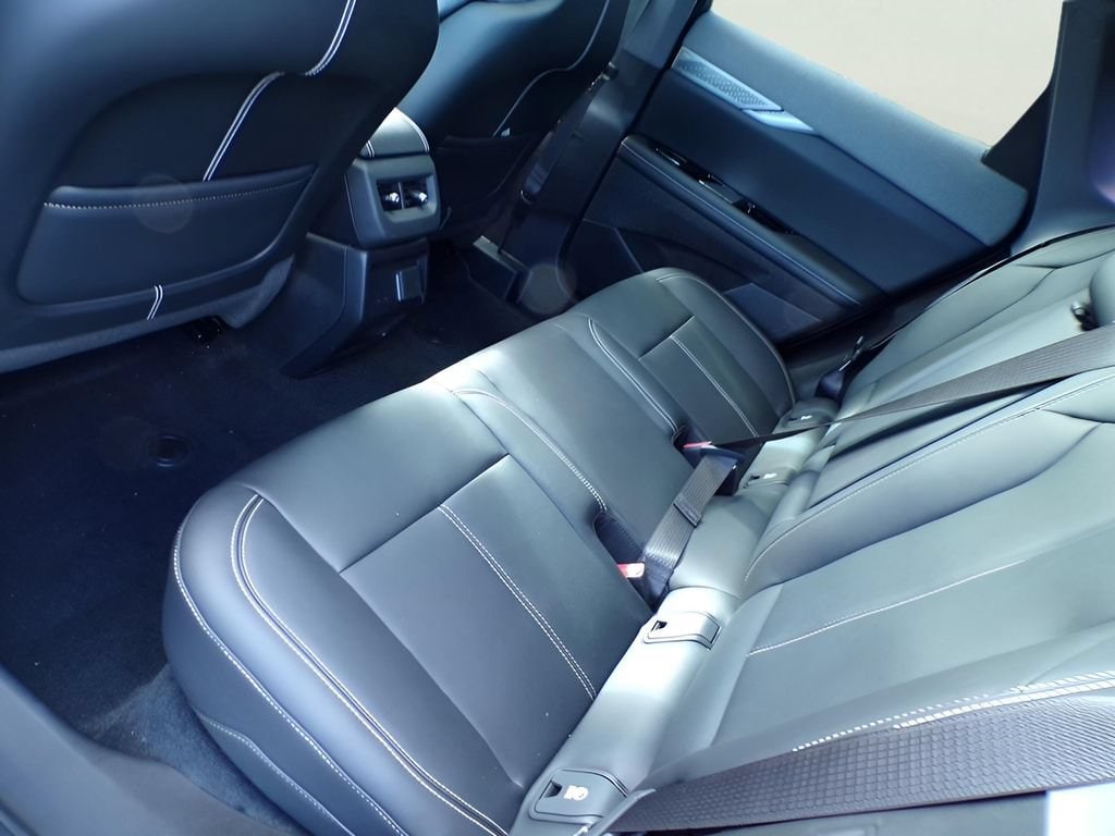 2026 Cadillac OPTIQ Luxury - Photo 7