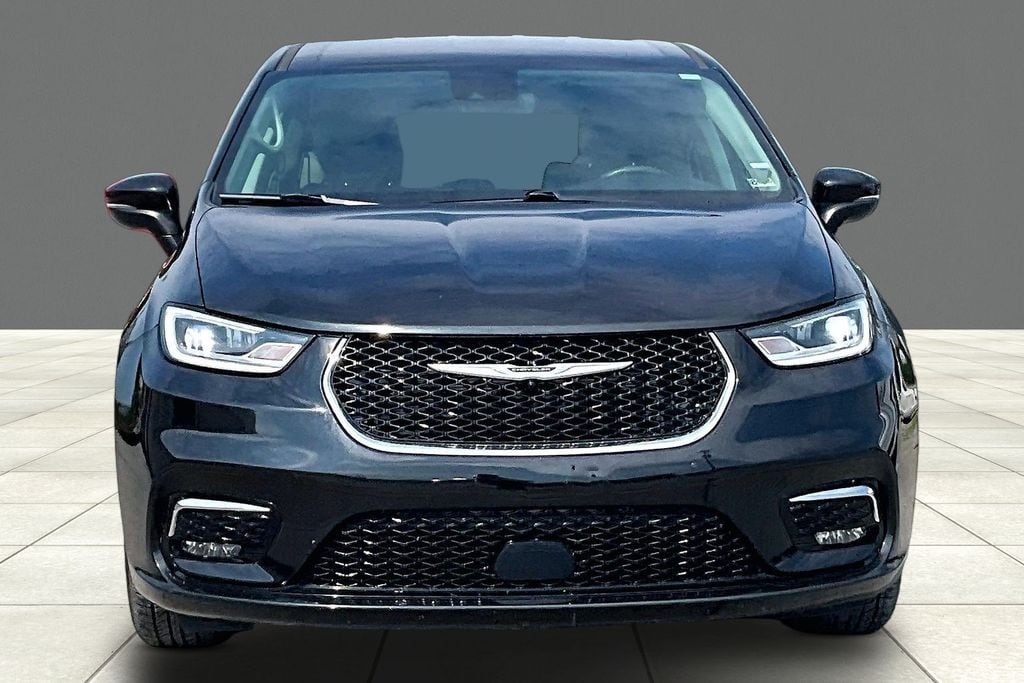 Used 2023 Chrysler Pacifica Touring L Minivan/Van